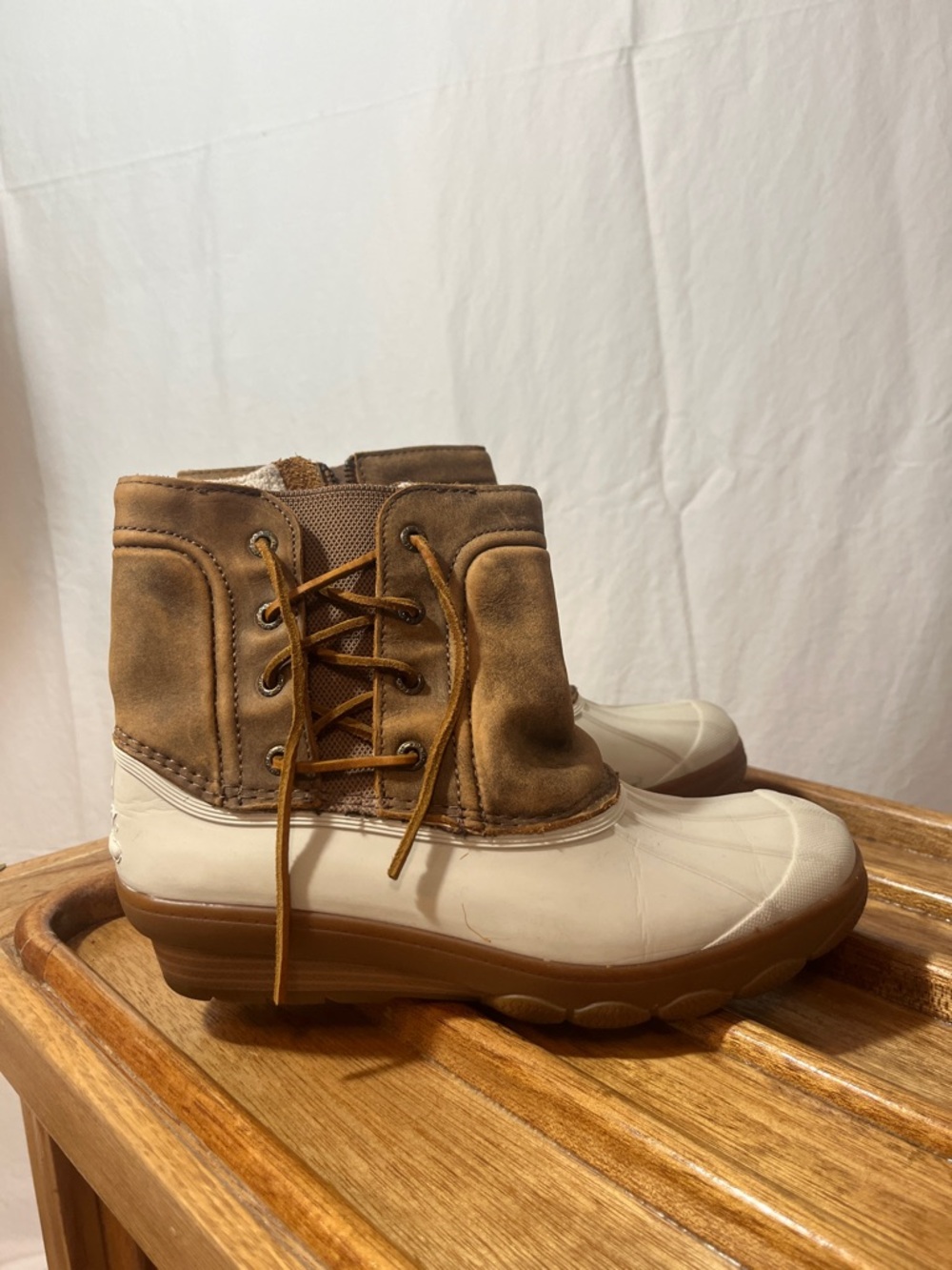 Two-Tone Duck Boots in Tan and Cream womens sperry size 8